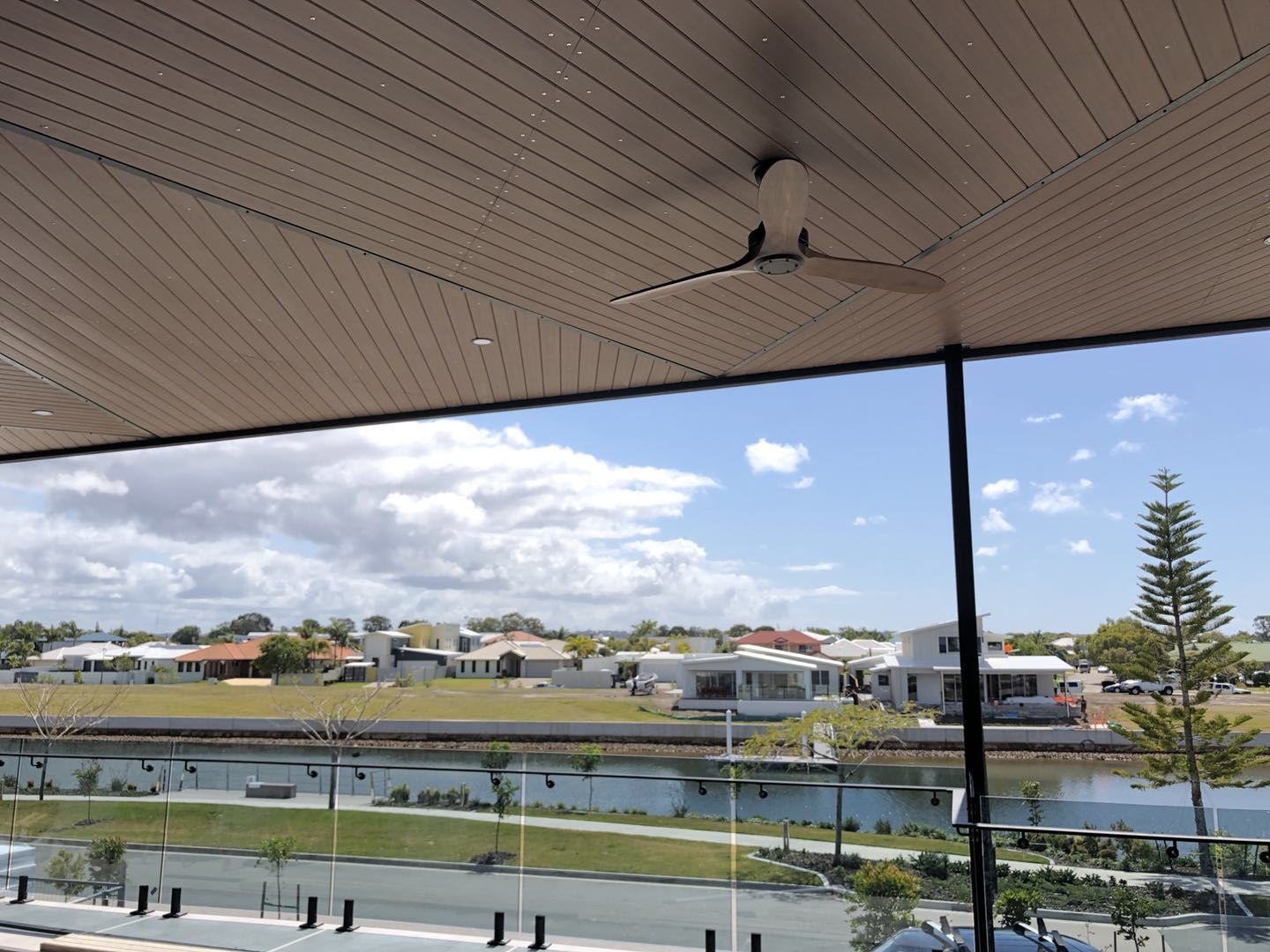 डब्ल्यूपीसी बाजार का स्थिति-广州圆航-3组-张丽霞